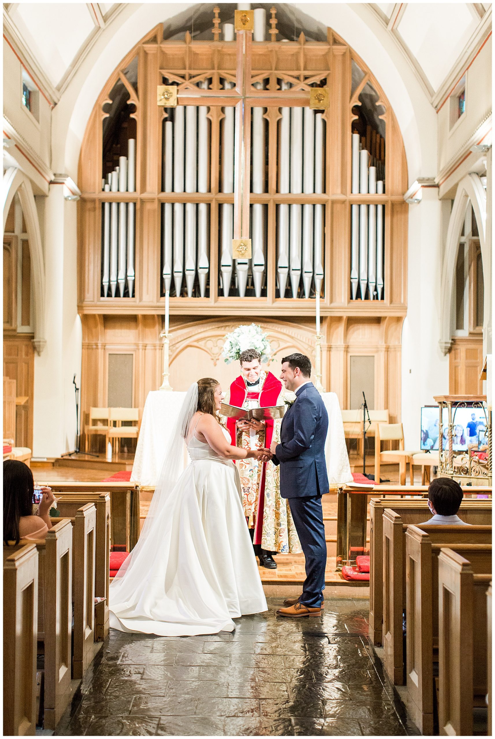 Darien Connecticut Bride and Groom Getting Married in St. Luke's Episcopal Church
