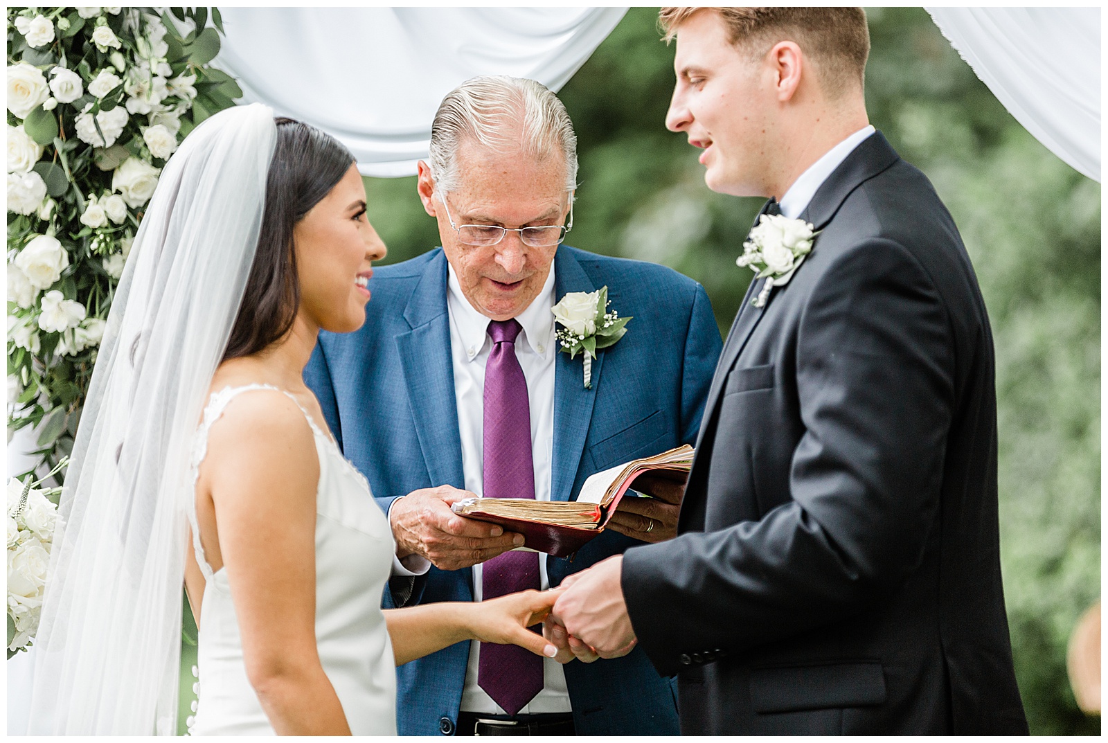 bride-and-groom-exchanging-vows-roger-sherman-inn-kristina-staal-photography.jpg