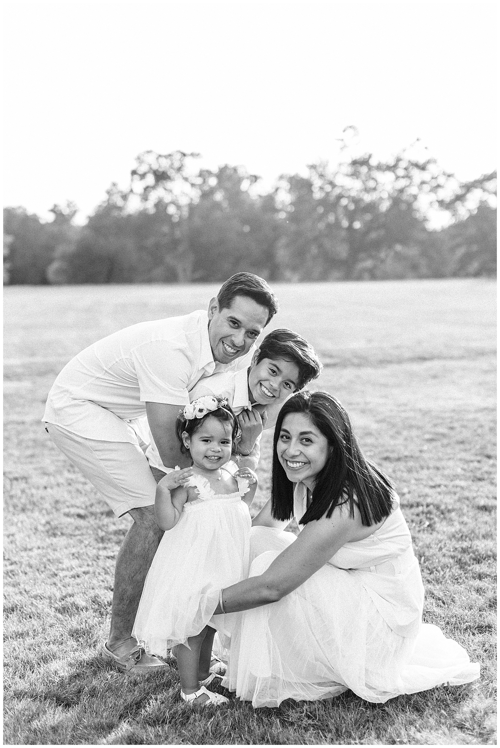 family-portrait-in-a-field-new-canaan-connecticut.jpg
